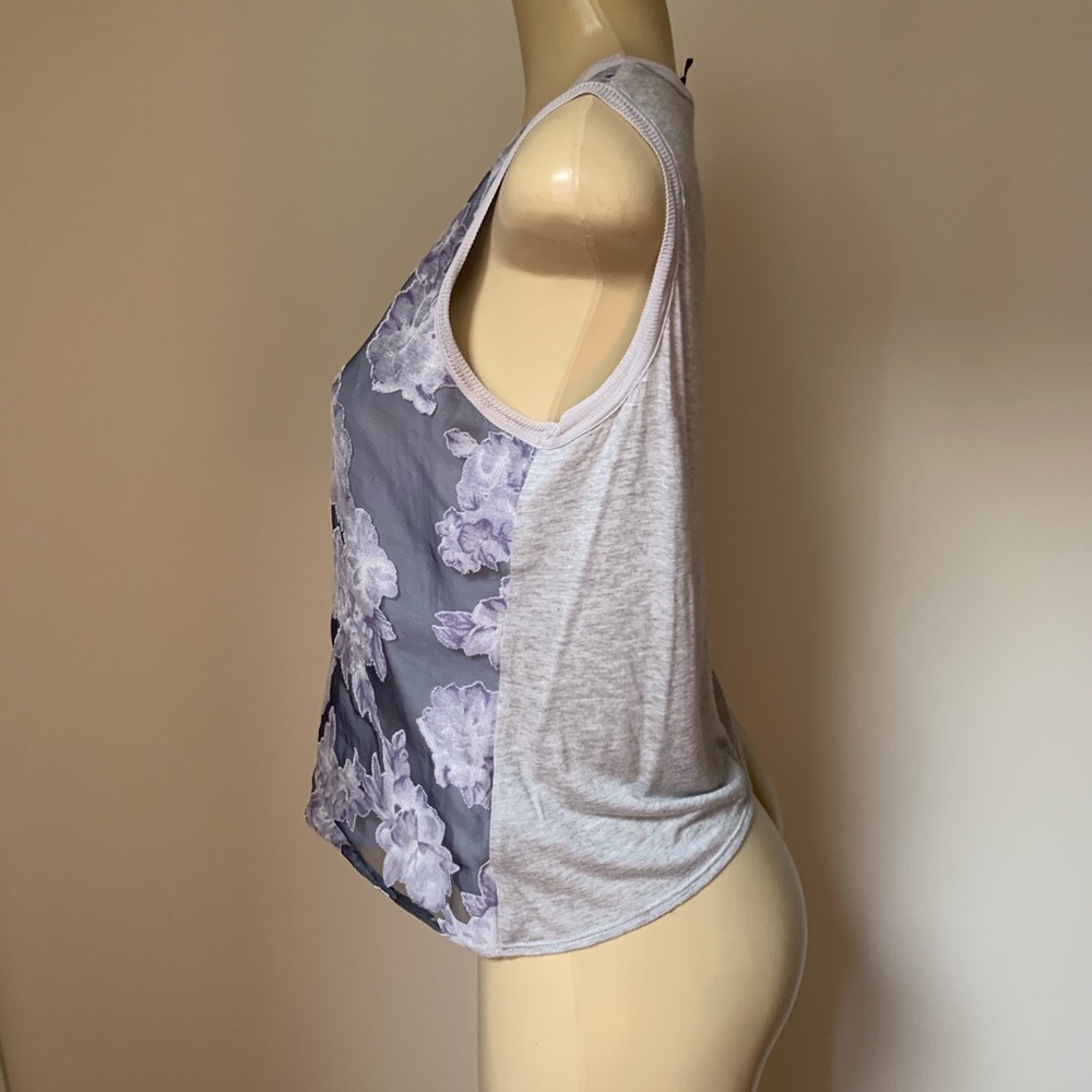 Tops - Picture 2 of 4